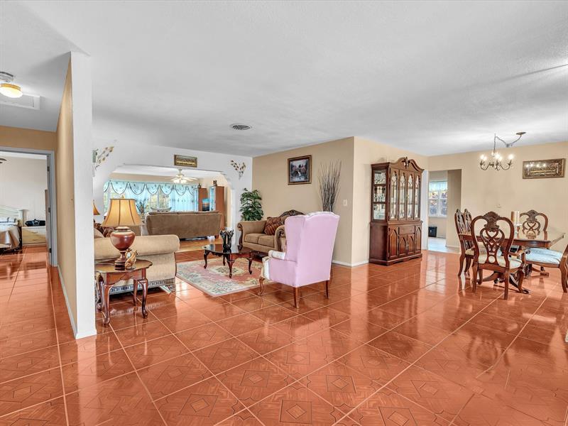 Image 6 of 53 For 4220 49th Ave