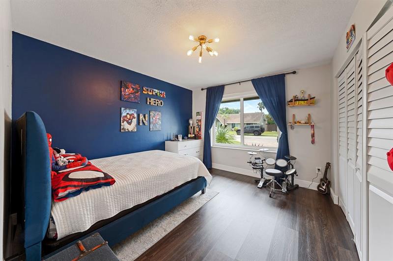 Image 17 of 26 For 13335 102nd Ter