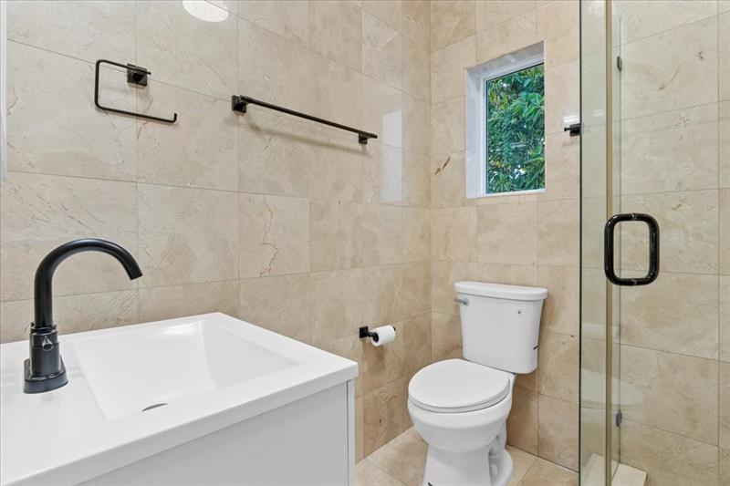 Image 19 of 75 For 257 32nd Rd  