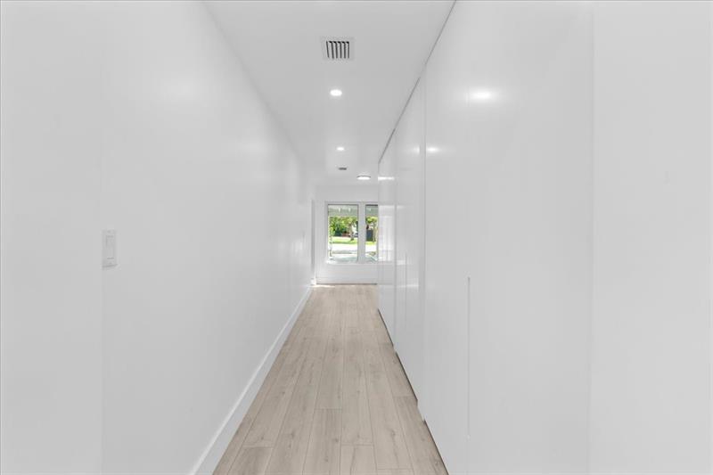 Image 22 of 75 For 257 32nd Rd  