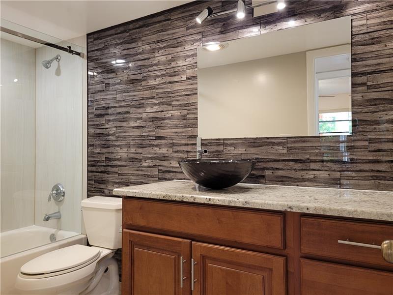 Image 10 of 16 For 2027 Coral Ridge Dr  206 S