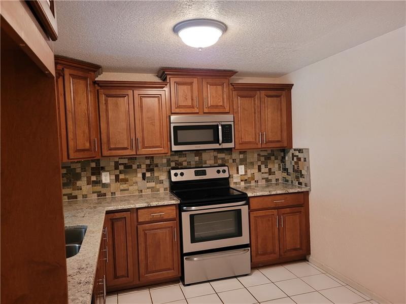 Image 4 of 16 For 2027 Coral Ridge Dr  206 S