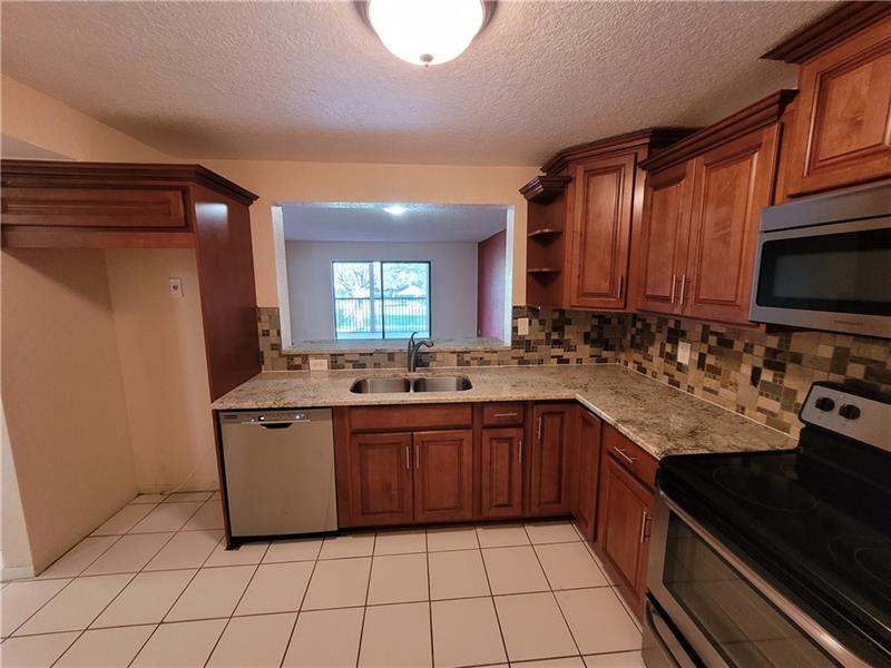 Image 5 of 16 For 2027 Coral Ridge Dr  206 S