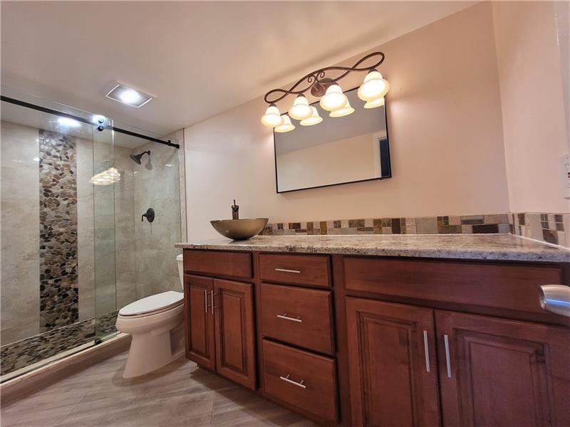 Image 8 of 16 For 2027 Coral Ridge Dr  206 S