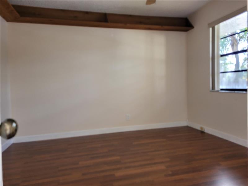 Image 9 of 16 For 2027 Coral Ridge Dr  206 S