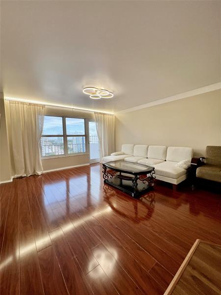 Image 18 of 53 For 405 Ocean Blvd  1124
