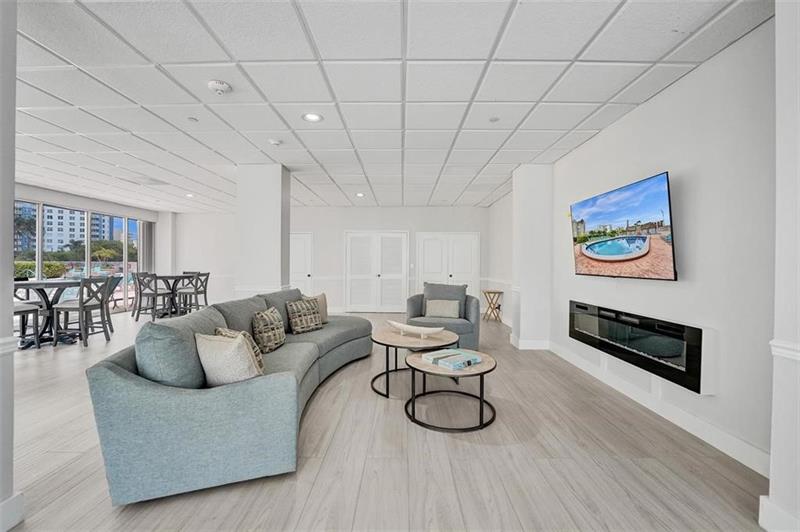 Image 38 of 53 For 405 Ocean Blvd  1124