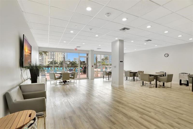 Image 41 of 53 For 405 Ocean Blvd  1124