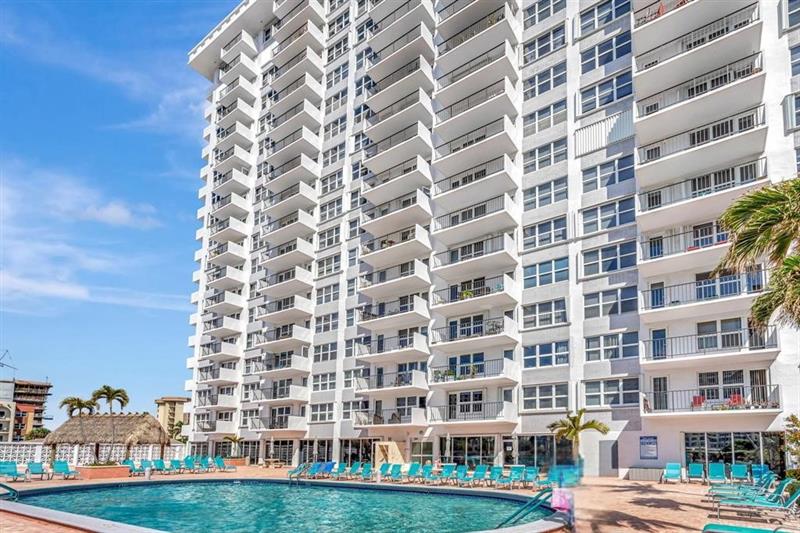 Image 47 of 53 For 405 Ocean Blvd  1124