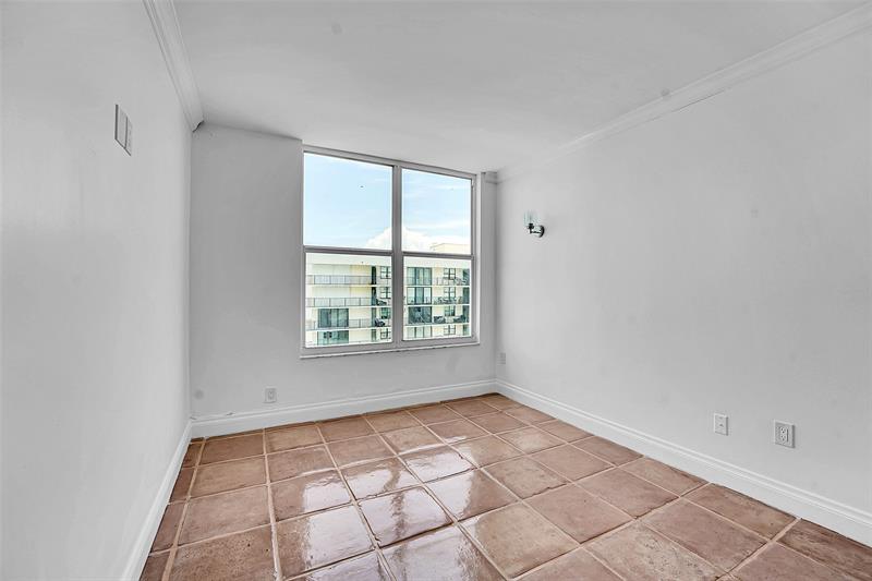 Image 25 of 43 For 3450 Ocean Boulevard  6180