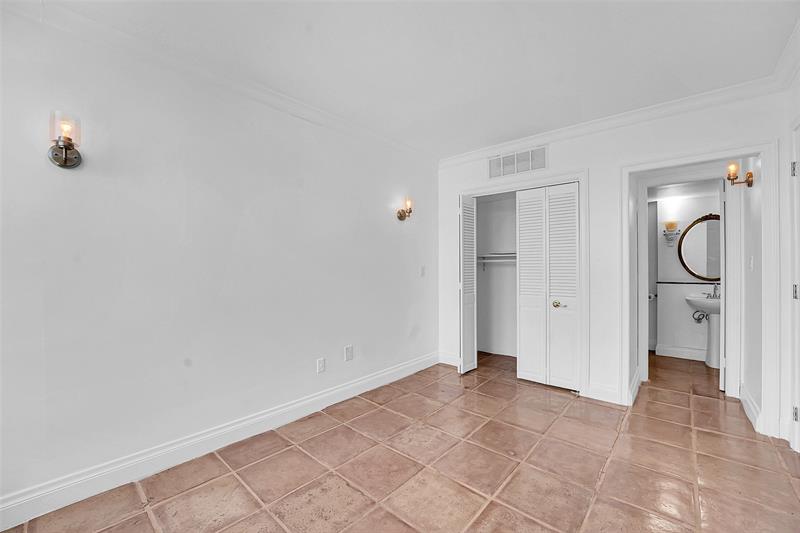Image 26 of 43 For 3450 Ocean Boulevard  6180