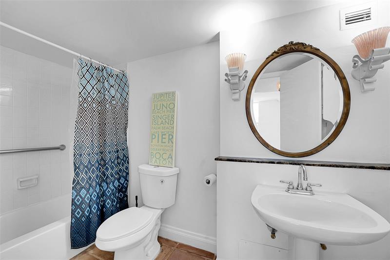 Image 29 of 43 For 3450 Ocean Boulevard  6180
