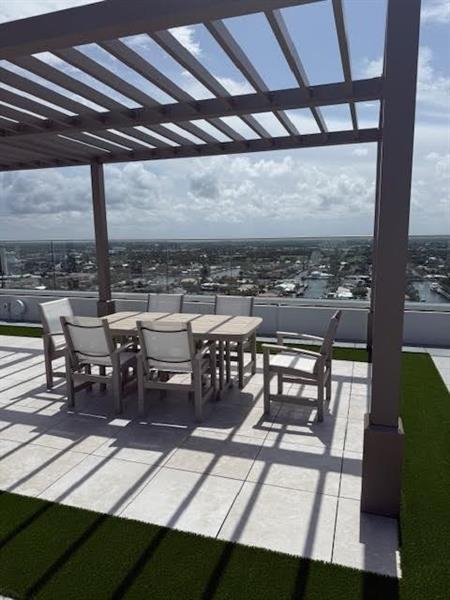 Image 33 of 40 For 4020 Galt Ocean Dr  1707