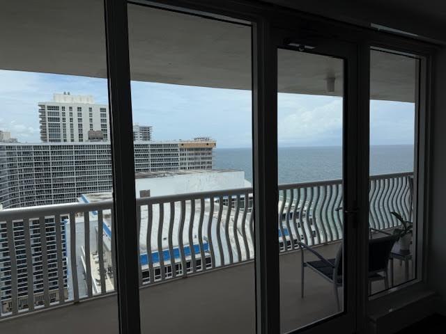 Image 9 of 40 For 4020 Galt Ocean Dr  1707