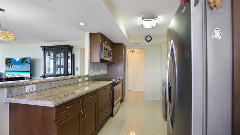 Image 20 of 67 For 4020 Galt Ocean Dr  501