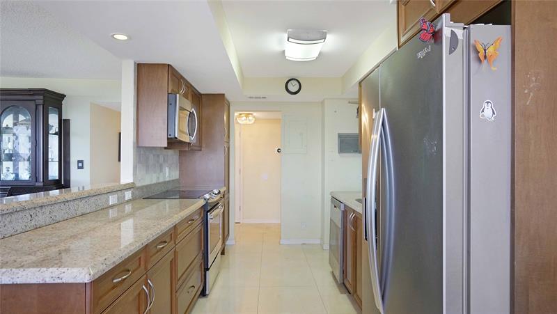 Image 23 of 67 For 4020 Galt Ocean Dr  501