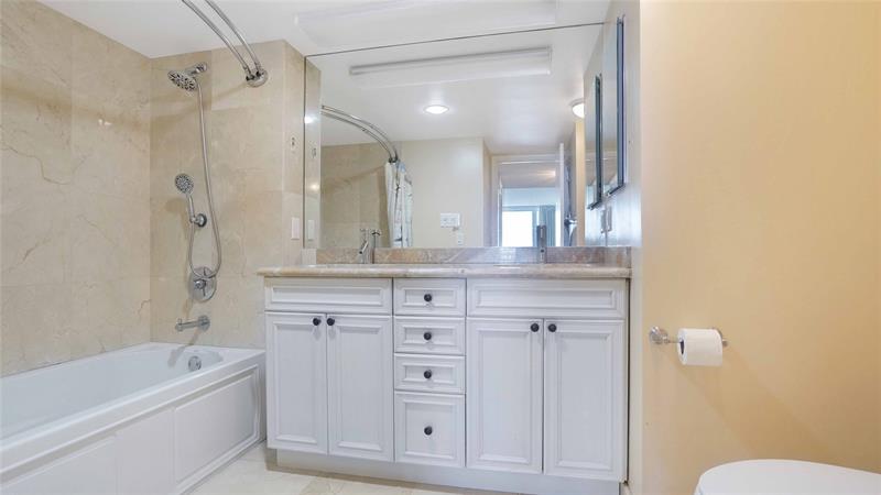 Image 29 of 67 For 4020 Galt Ocean Dr  501