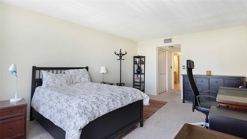 Image 30 of 67 For 4020 Galt Ocean Dr  501