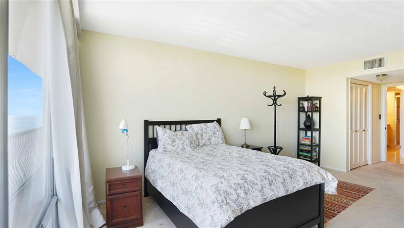 Image 31 of 67 For 4020 Galt Ocean Dr  501