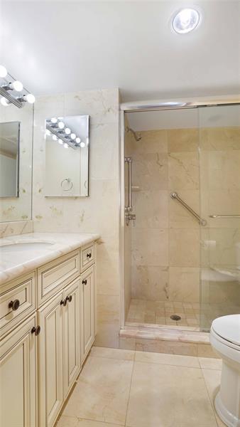 Image 40 of 67 For 4020 Galt Ocean Dr  501