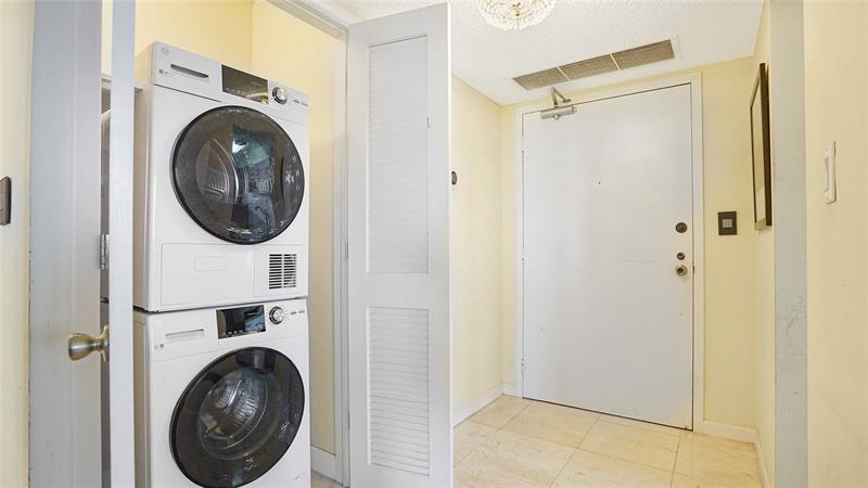 Image 42 of 67 For 4020 Galt Ocean Dr  501