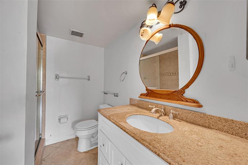 Image 15 of 24 For 3007 Oakland Forest Dr  302