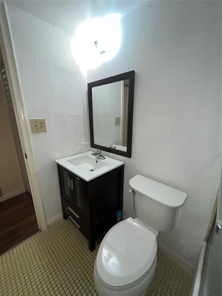 Image 11 of 16 For 9141 Sunrise Lakes Blvd  115