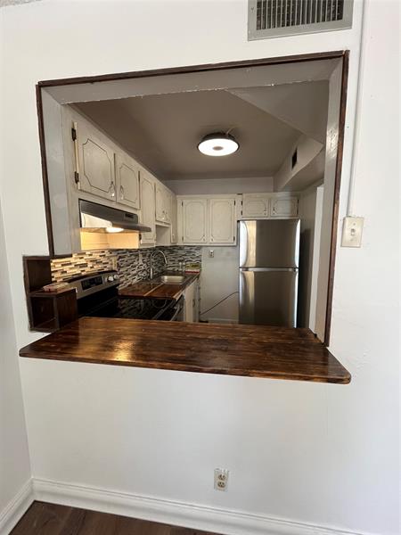 Image 7 of 16 For 9141 Sunrise Lakes Blvd  115