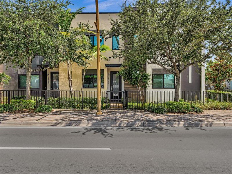Image 17 of 21 For 2182 6 Street