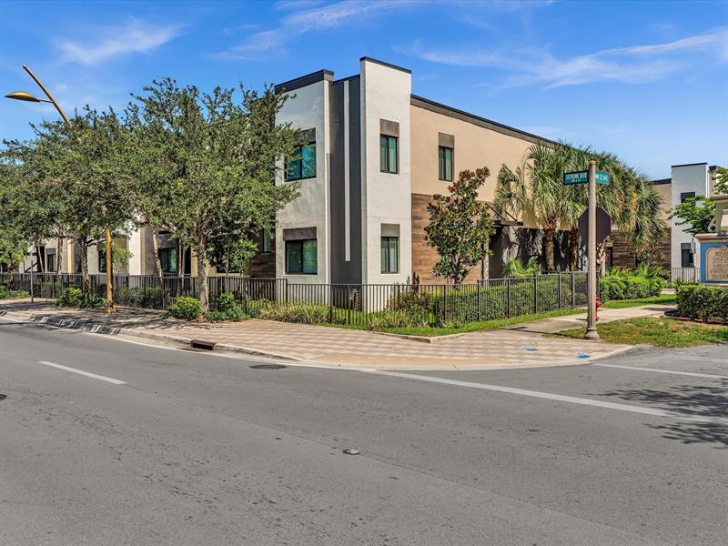Image 18 of 21 For 2182 6 Street