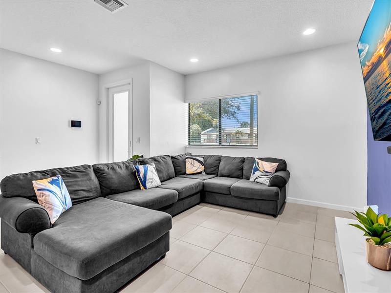 Image 6 of 21 For 2182 6 Street