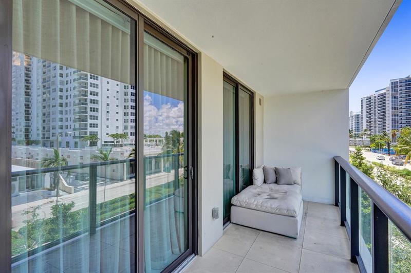Image 49 of 58 For 3030 Ocean Blvd  S104