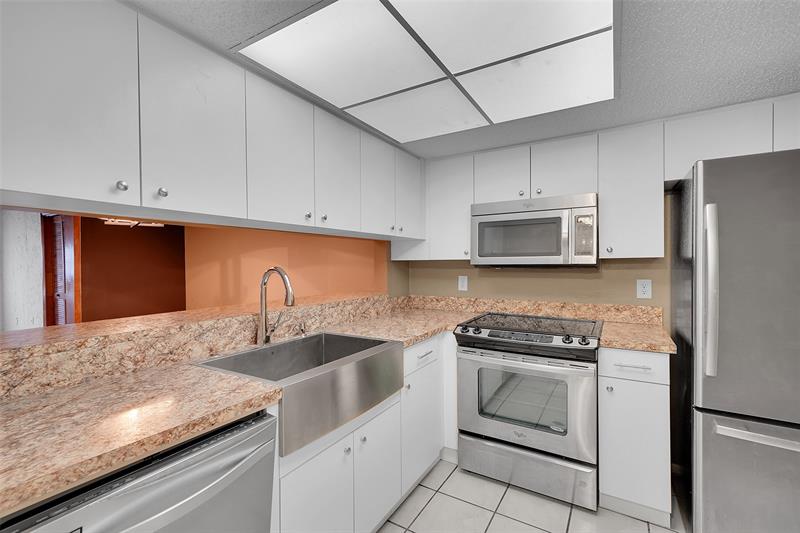 Image 10 of 38 For 1629 80th Ave  D