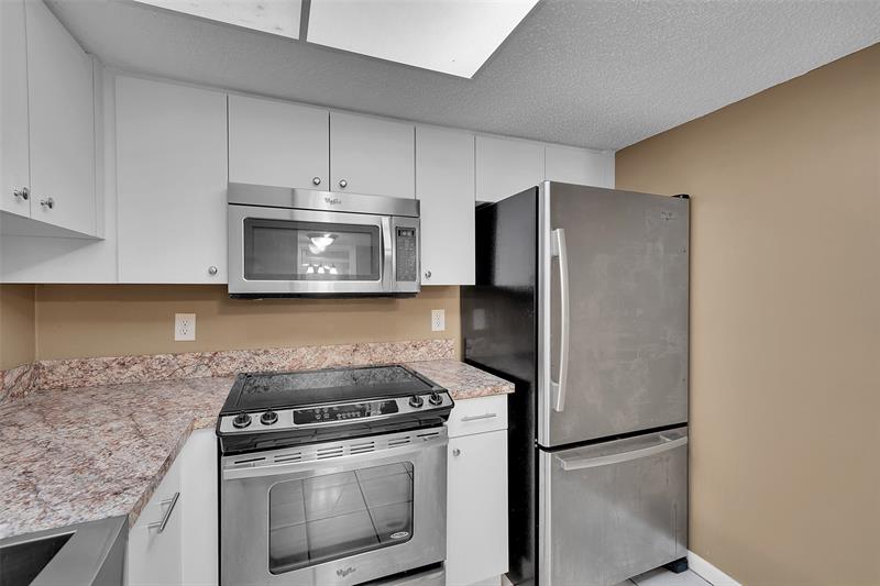 Image 11 of 38 For 1629 80th Ave  D