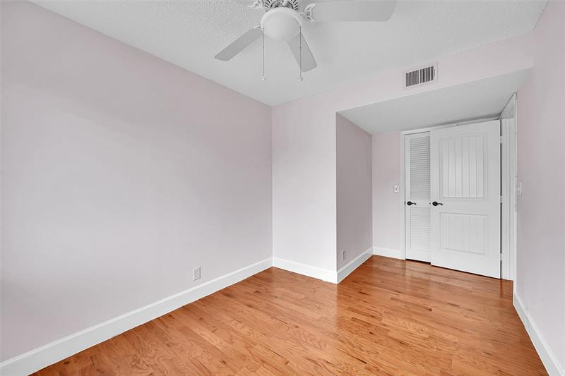 Image 29 of 38 For 1629 80th Ave  D