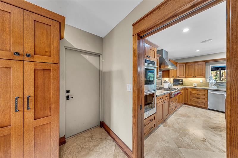Image 27 of 87 For 701 24th St  