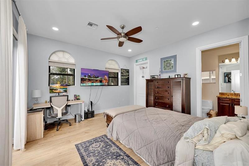 Image 37 of 41 For 2260 7 Street