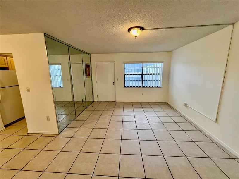 Image 11 of 18 For 13500 3rd Ct  412