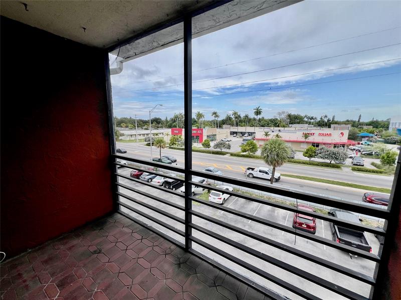 Image 16 of 18 For 13500 3rd Ct  412