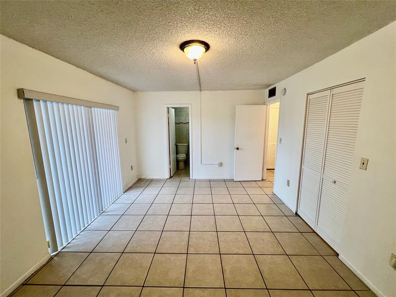 Image 4 of 18 For 13500 3rd Ct  412