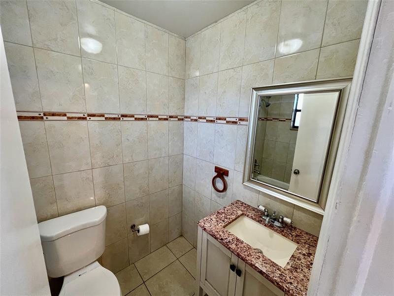 Image 5 of 18 For 13500 3rd Ct  412