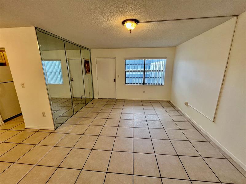 Image 7 of 18 For 13500 3rd Ct  412
