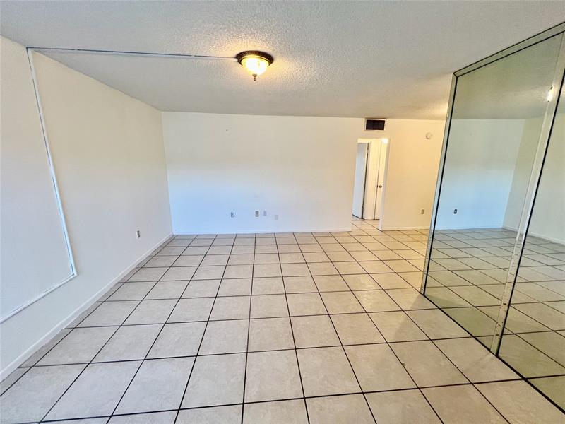 Image 8 of 18 For 13500 3rd Ct  412