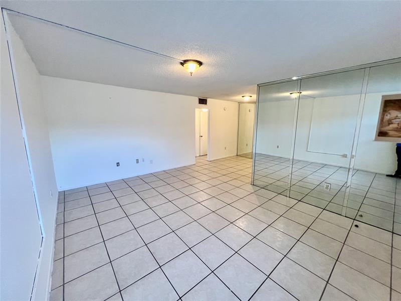 Image 9 of 18 For 13500 3rd Ct  412