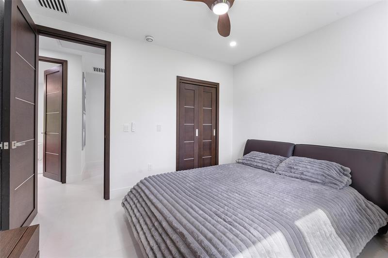 Image 25 of 51 For 14843 41st St