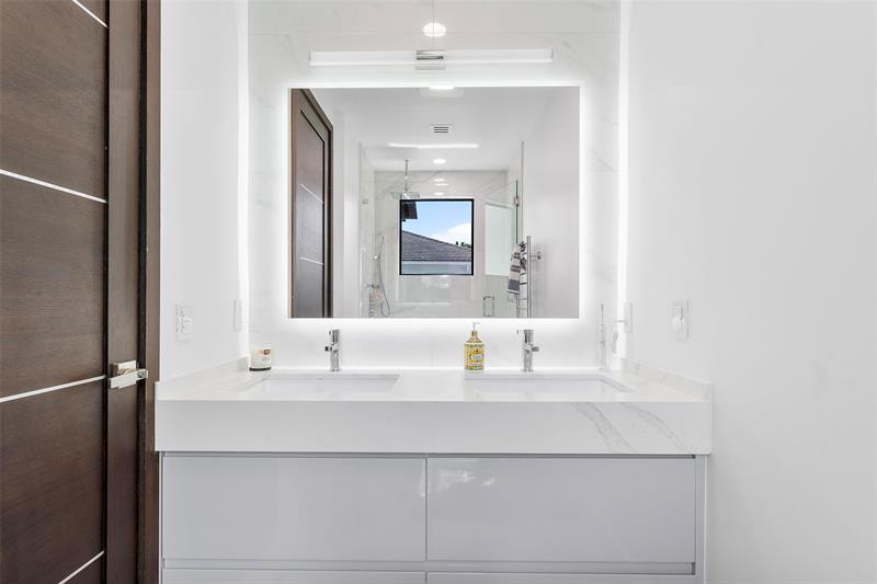 Image 26 of 51 For 14843 41st St