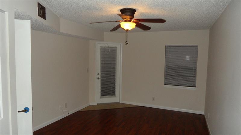 Image 14 of 15 For 9999 Summerbreeze Dr  1007