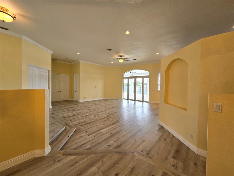 Image 21 of 38 For 15342 17th St