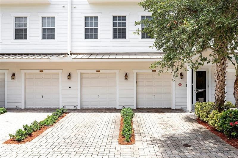 Image 3 of 16 For 6847 Lakeside Circle North  111
