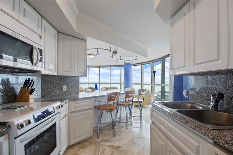Image 14 of 37 For 6301 Collins Ave  2603